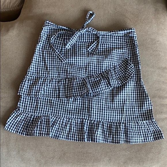 Dresses & Skirts - Black & white plaid mini skirt